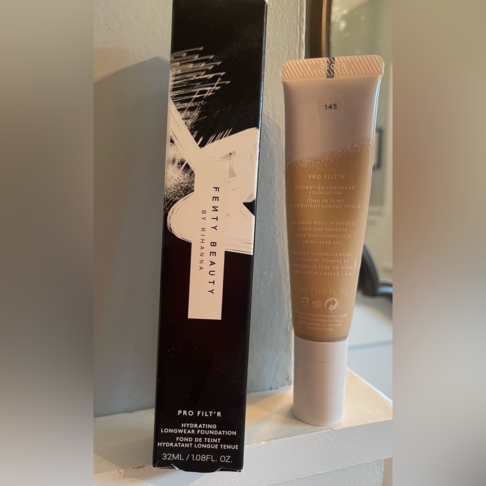Fenty Beauty Pro Filt’r Hydrating Longwear Foundation #145
